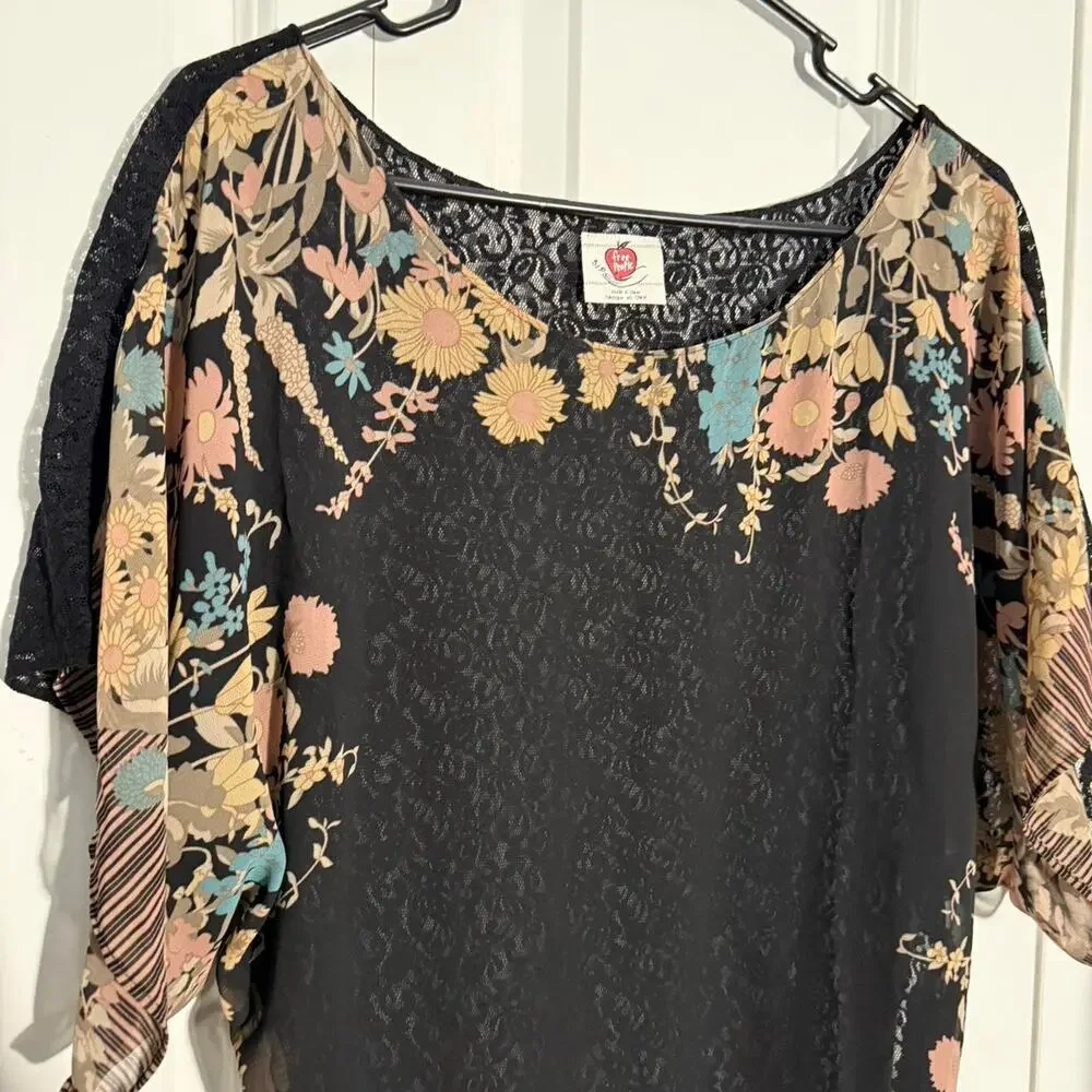 Vintage Free People black floral blouse size small